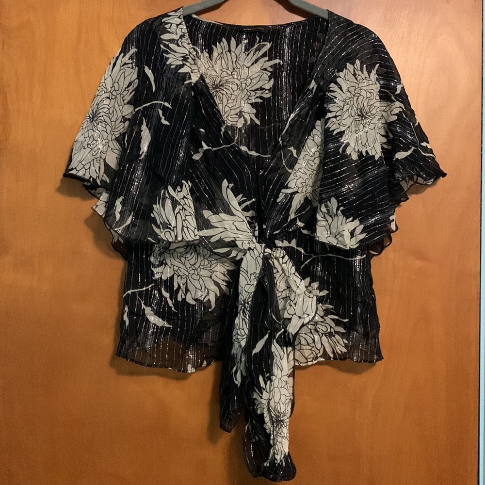 Adorable top! - Picture 8 of 9